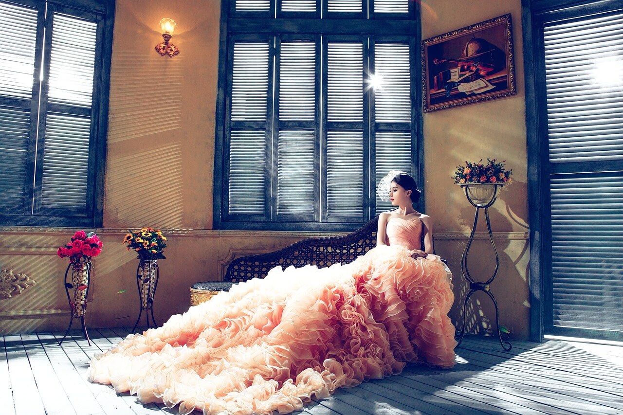 a bride as the cover for the blog post about how to get wedding photography clients